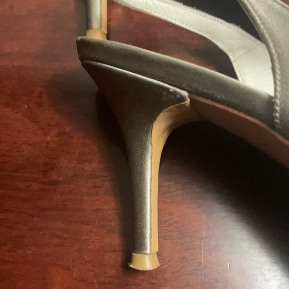 Stuart Weitzman satin sling back pumps - Picture 4 of 5